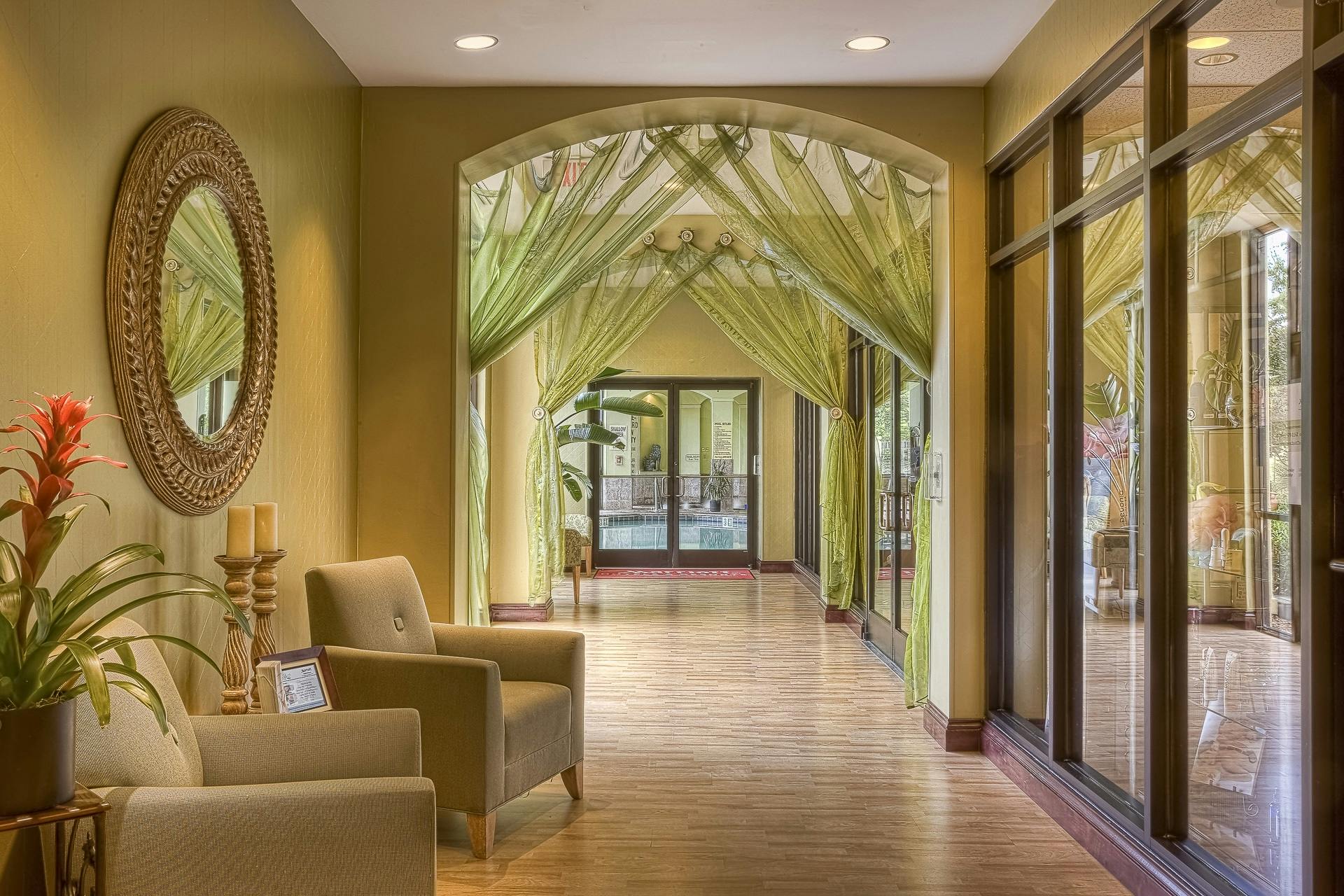 Bring five-star hotel & resort fragrance home